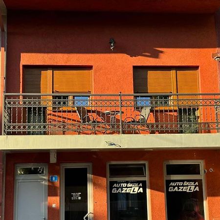 Apartmani Bulevar Цетине Экстерьер фото