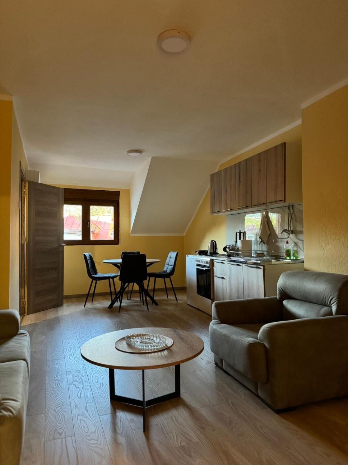 Apartmani Bulevar Цетине Экстерьер фото