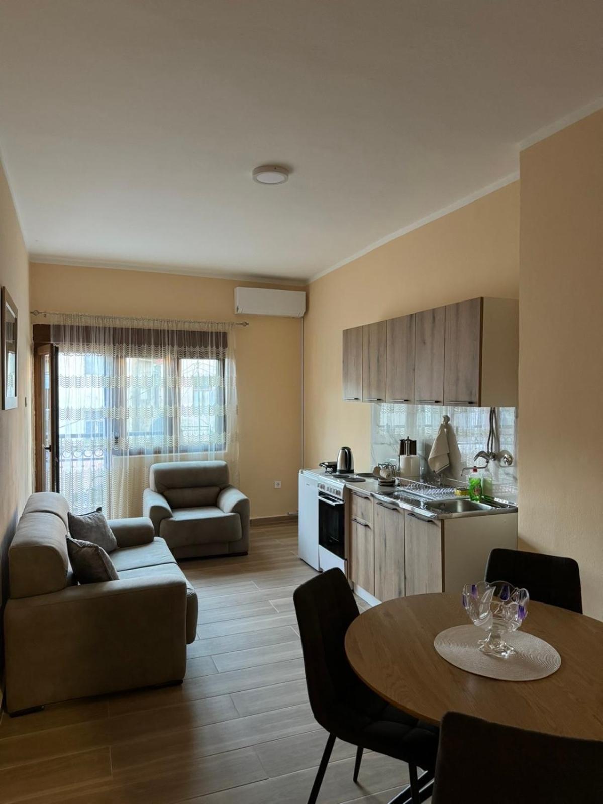 Apartmani Bulevar Цетине Экстерьер фото
