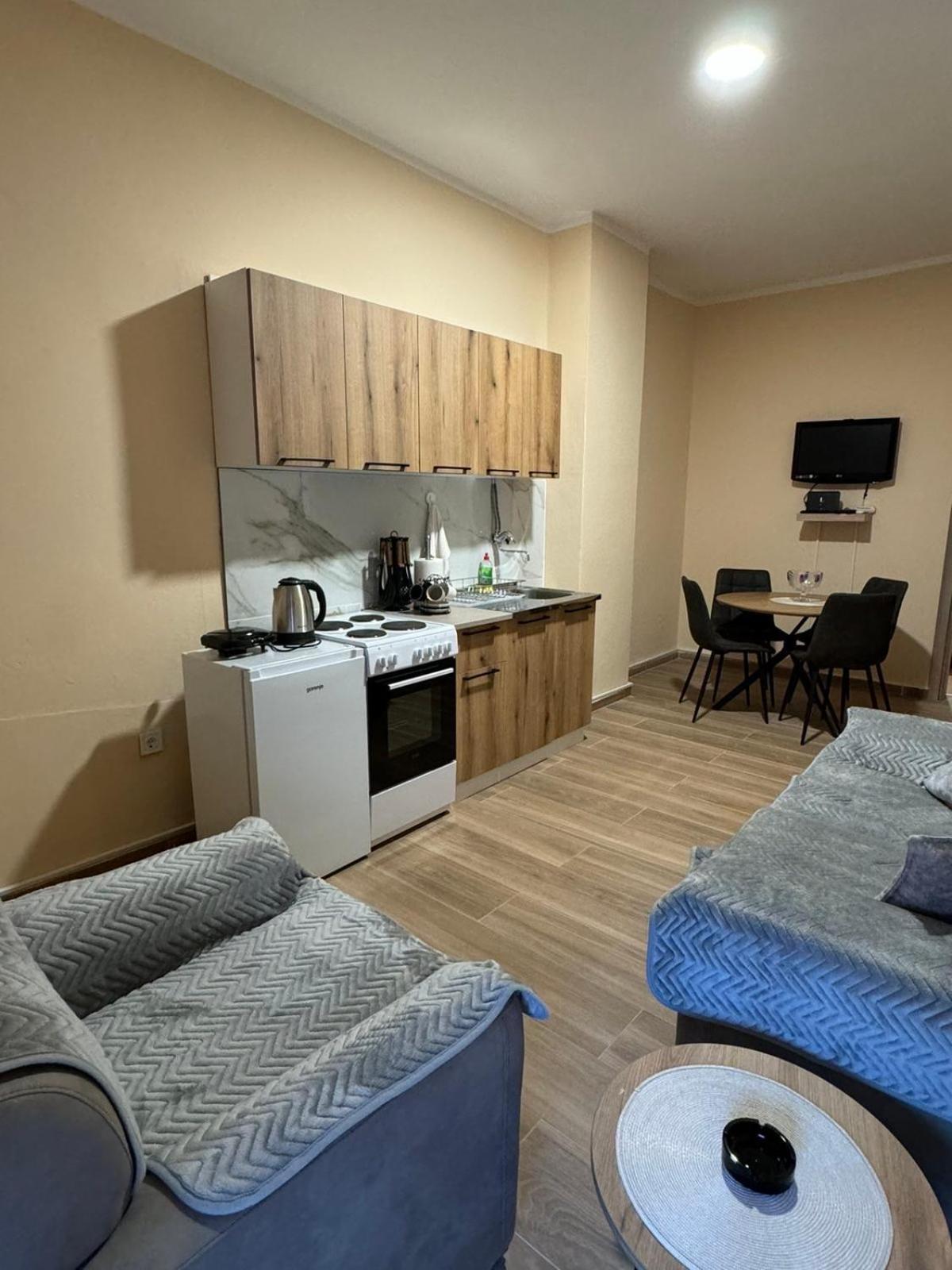 Apartmani Bulevar Цетине Экстерьер фото